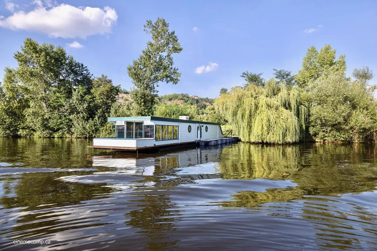 Houseboat - Best Place In プラハ