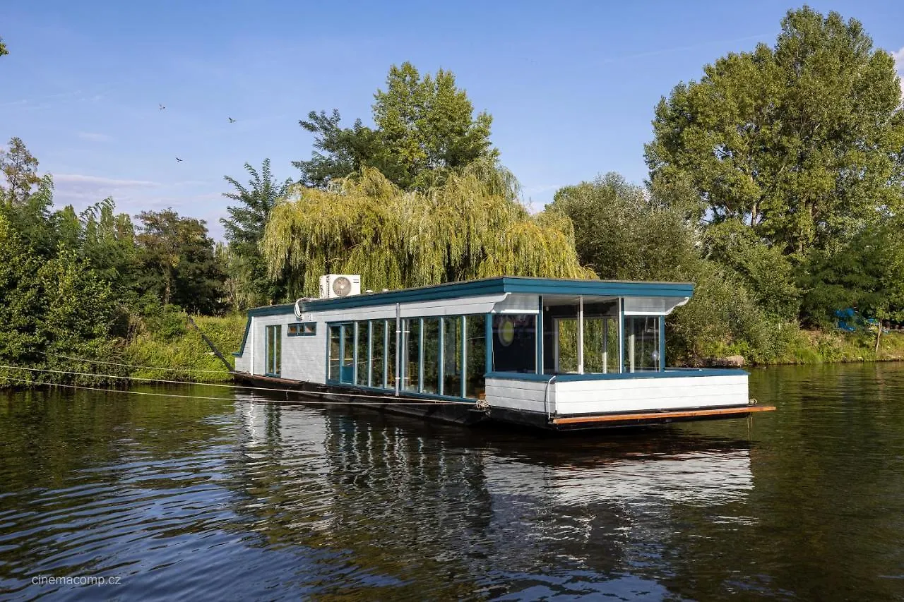 Houseboat - Best Place In プラハ チェコ